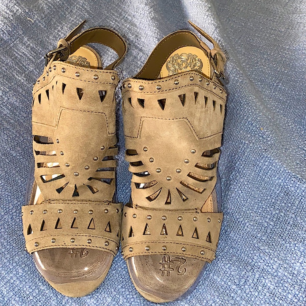 Vince Camuto Women’s shoes Excellent condition!